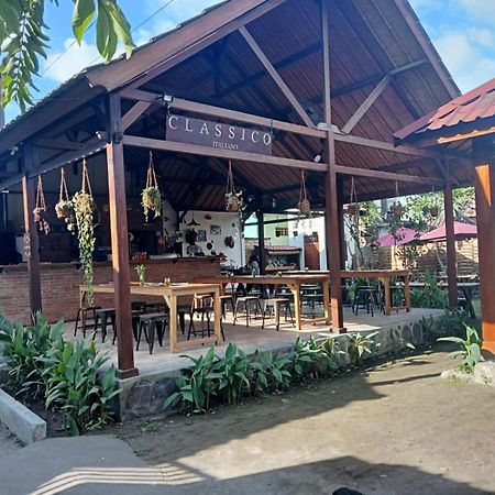 Classico Italiano Bed and Breakfast Gili Air Esterno foto