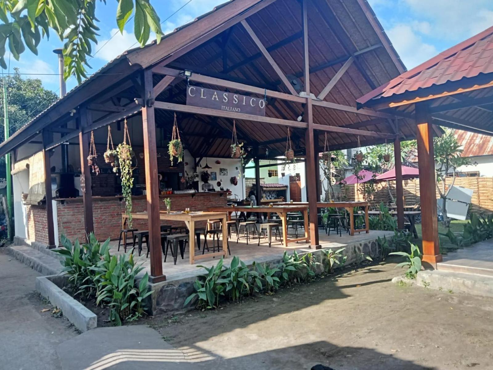 Classico Italiano Bed and Breakfast Gili Air Esterno foto